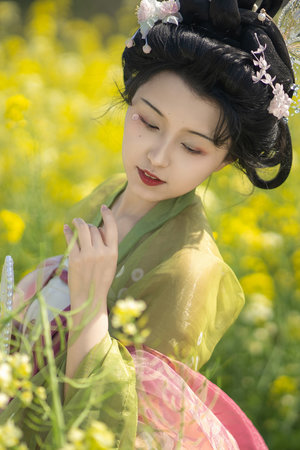 美女亲嘴